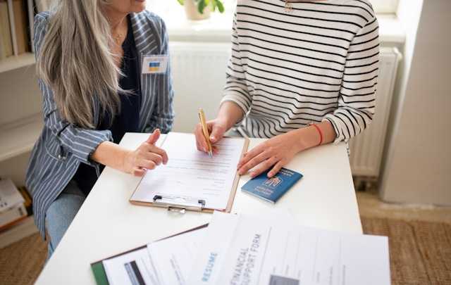 Rivermate | Cómo Patrocinar una Visa de Trabajo para Inmigrantes: Una Guía Integral para Empleadores