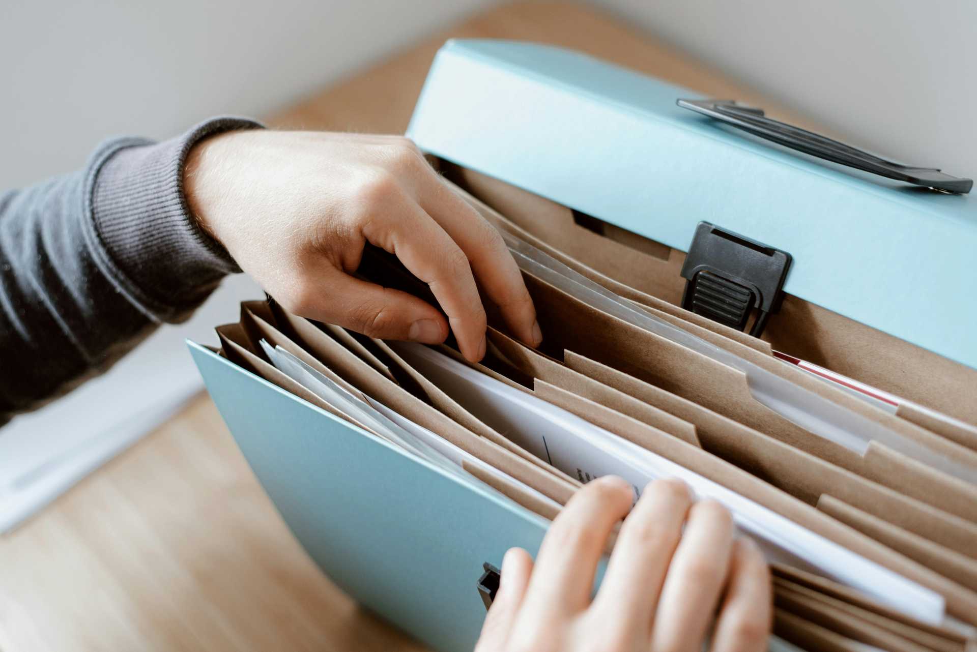 Rivermate | Entschlüsselung von EIN- und SS-4-Formularen - Ein Leitfaden für Arbeitgeber.