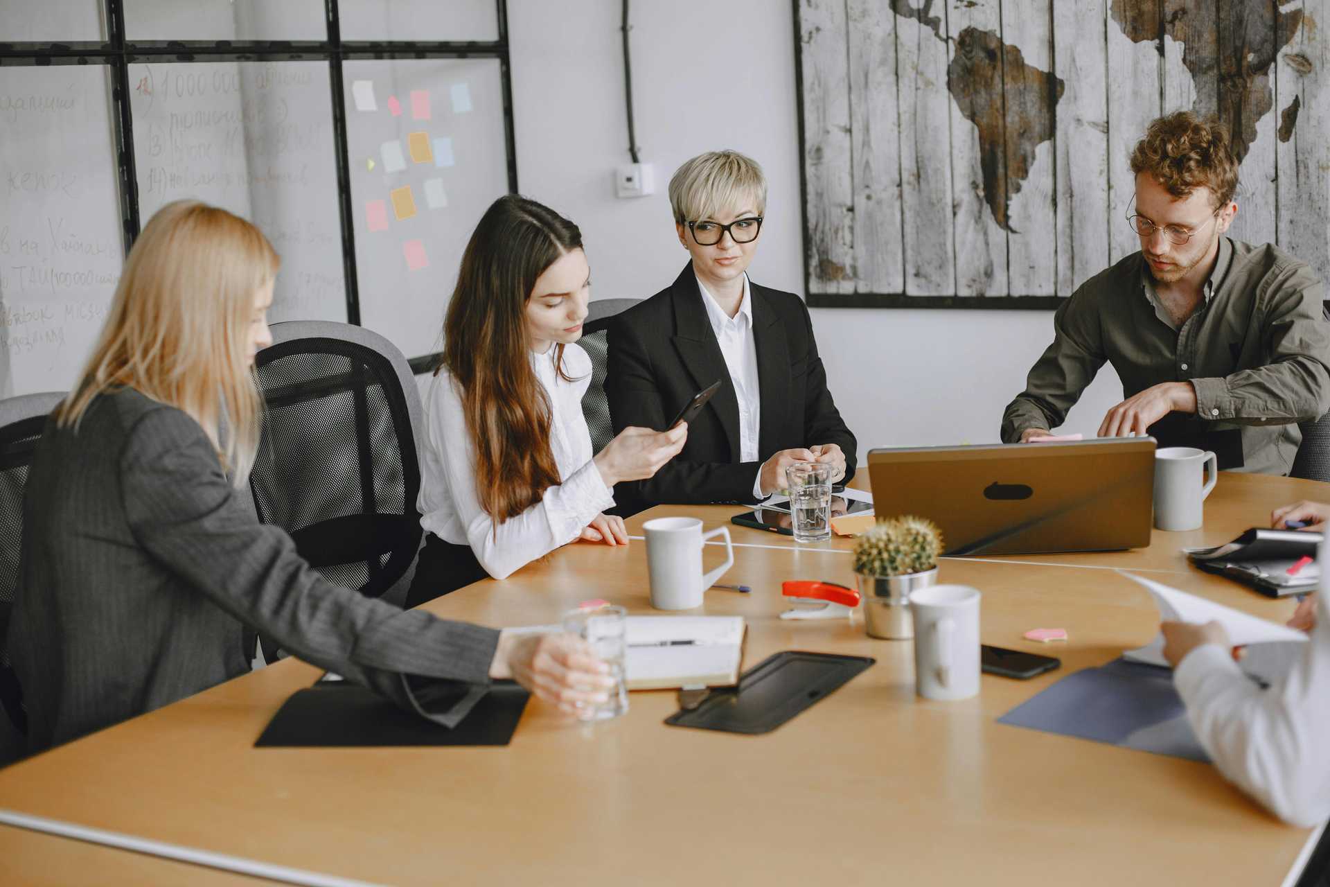 Rivermate | Wie man faire Arbeitsbedingungen für Ihr globales Team schafft.