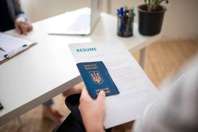 Rivermate | Qu'est-ce que l'Outsourcing de Permis de Travail et comment cela fonctionne-t-il ?