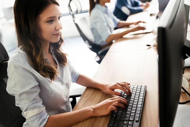Rivermate | Comment embaucher des employés à l'étranger - Guide pour les employés internationaux