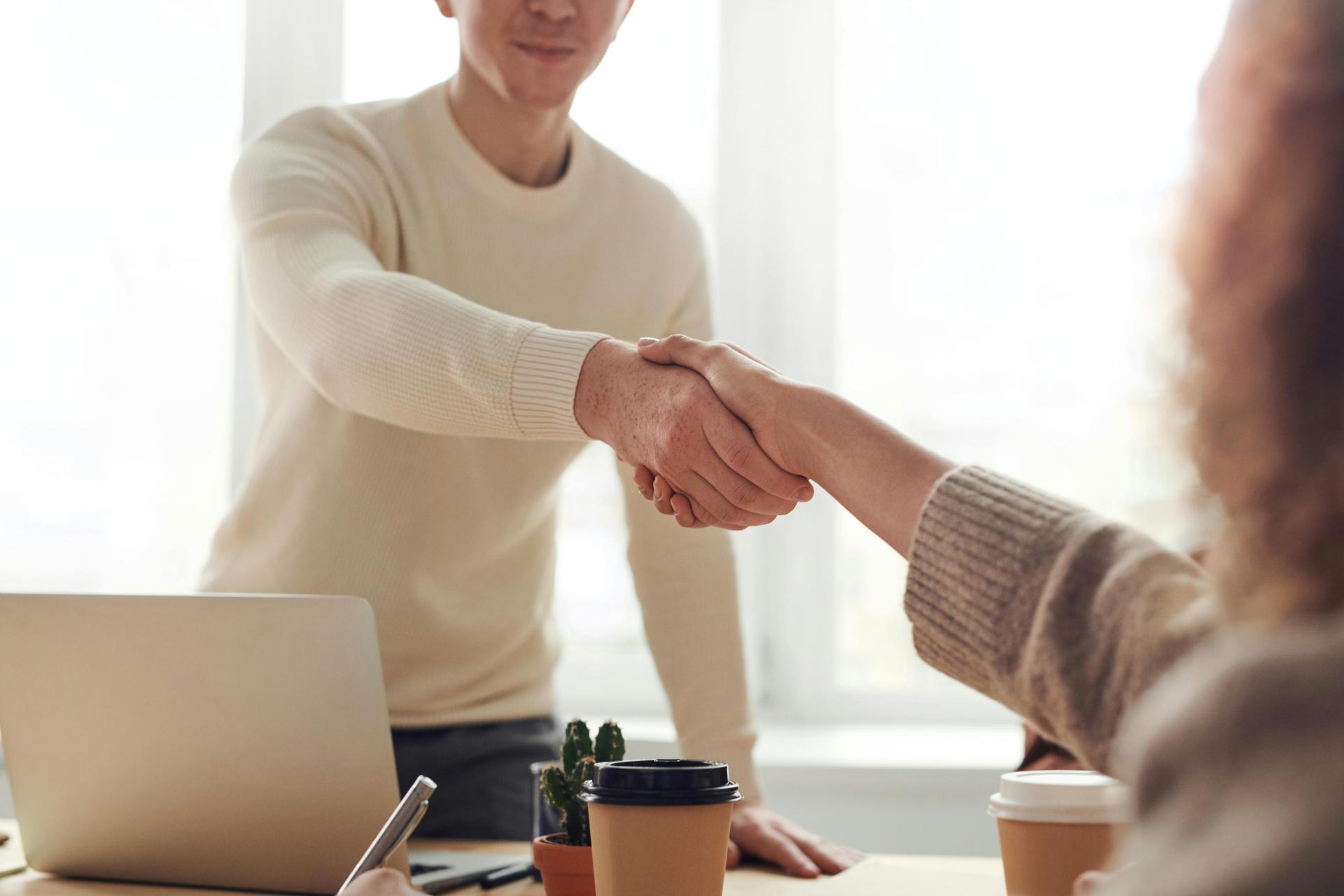 {Rivermate | Differences Explained: 1099 Contractors vs. W-2 Employees