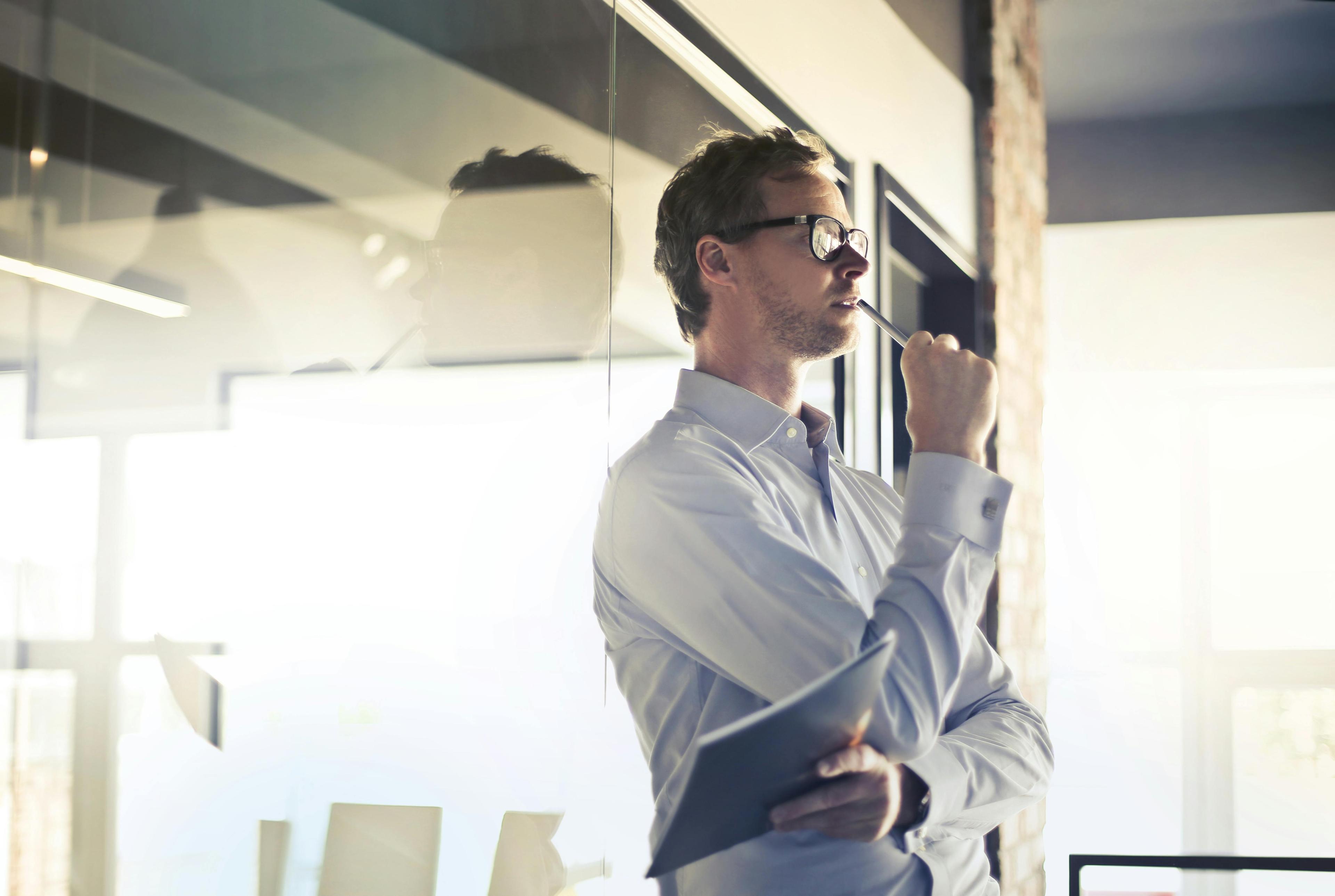 Rivermate | Stratégies d'auto-réflexion pour la croissance des employés à distance.