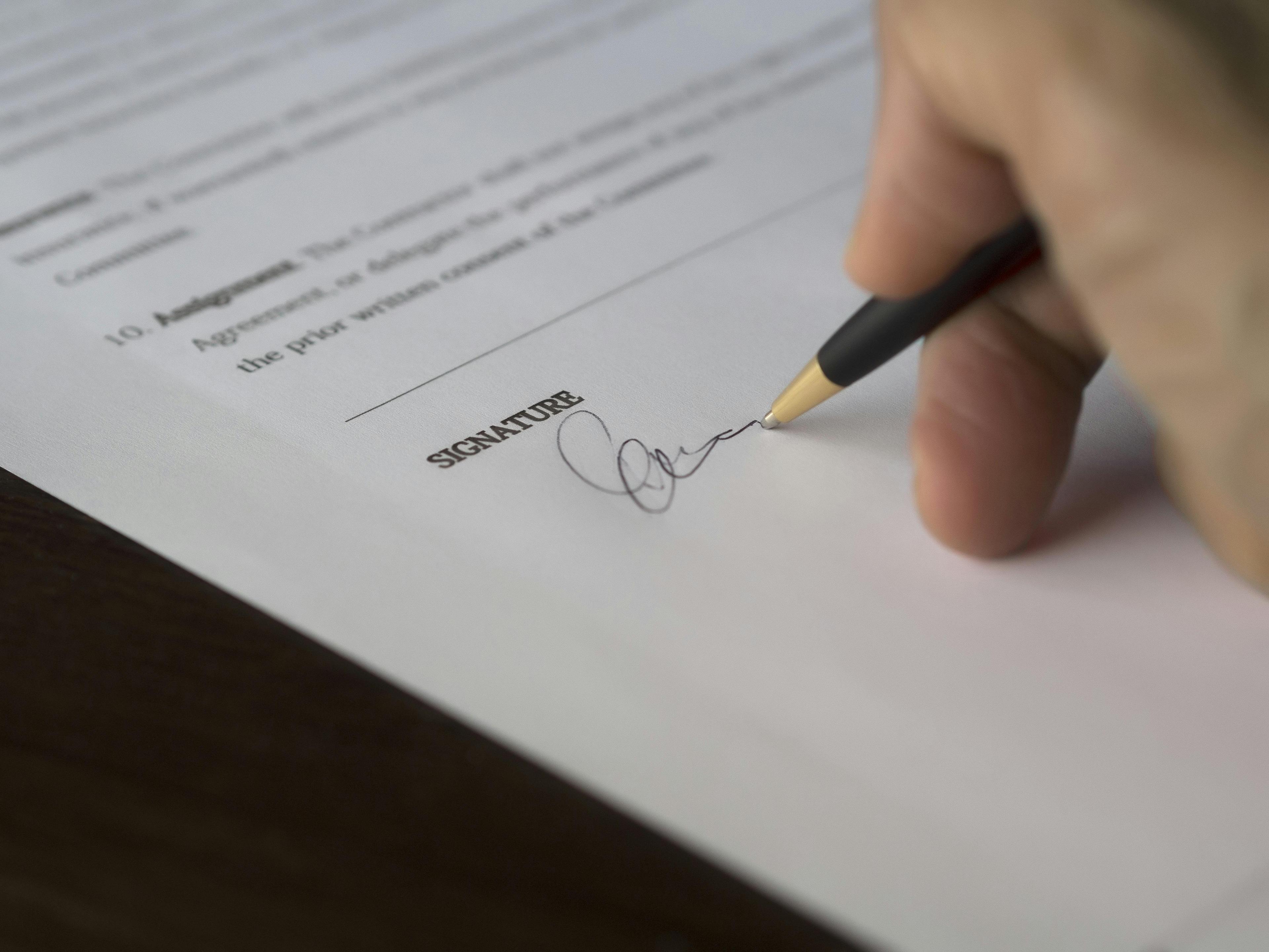 Rivermate | Comprender los Tipos de Contratos de Empleo para Equipos Globales.