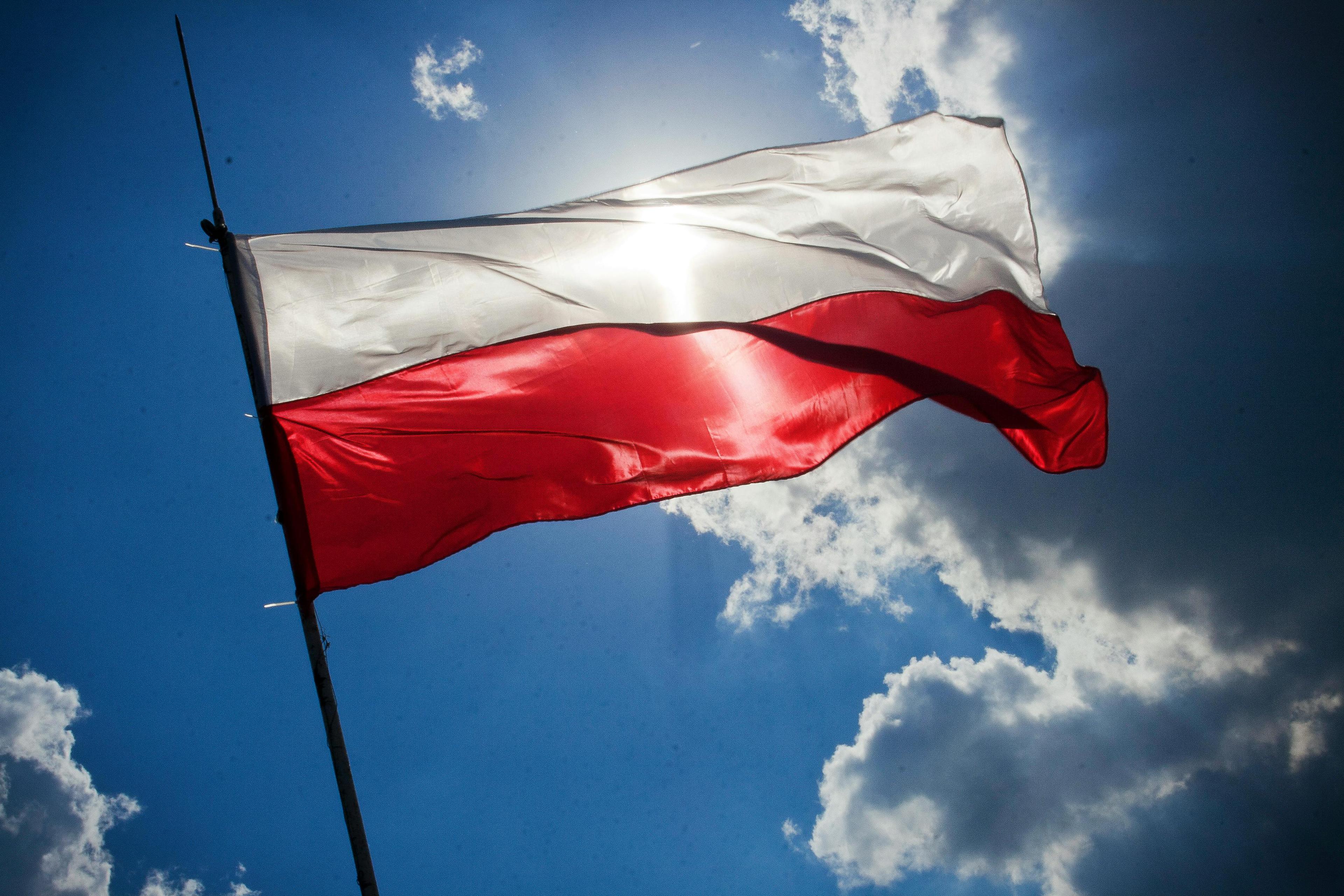Rivermate | Guide 2025 : Permis de travail et visas de travail en Pologne