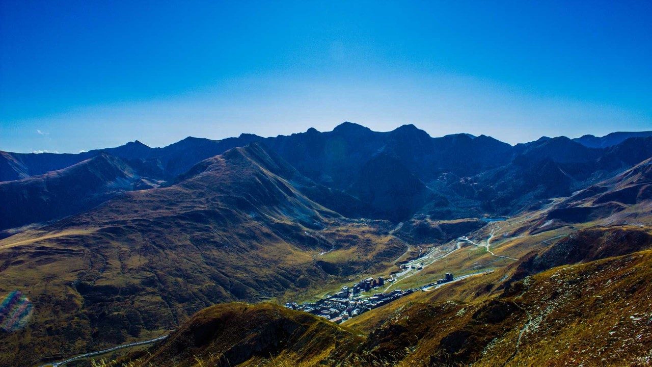 Employment cost calculator for Andorra - Calculate taxes, benefits, and total employer costs