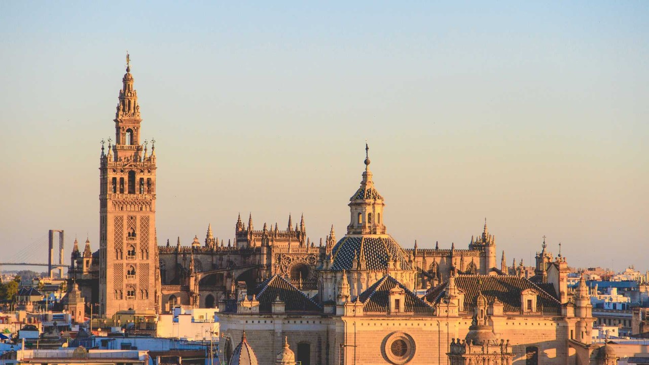 Employment cost calculator for Espagne - Calculate taxes, benefits, and total employer costs