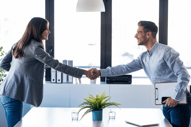 Rivermate | The Pros and Cons of an Employer of Record (EOR)